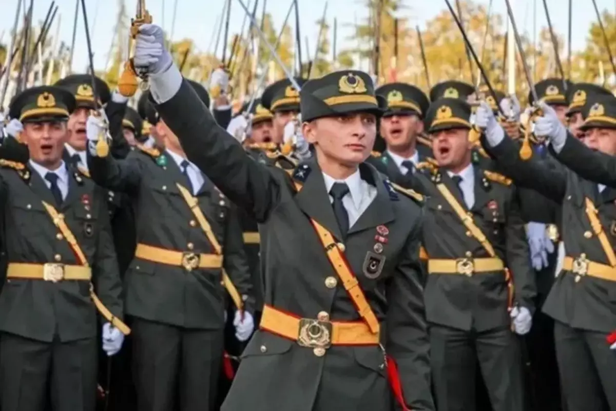 5 teğmen Türk Silahlı Kuvvetleri'nden ihraç edildi