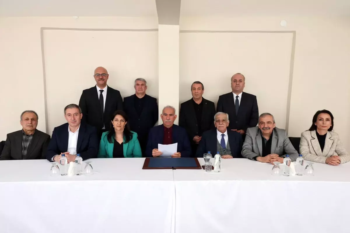 Abdullah Öcalan'dan yıllar sonra ilk fotoğraf