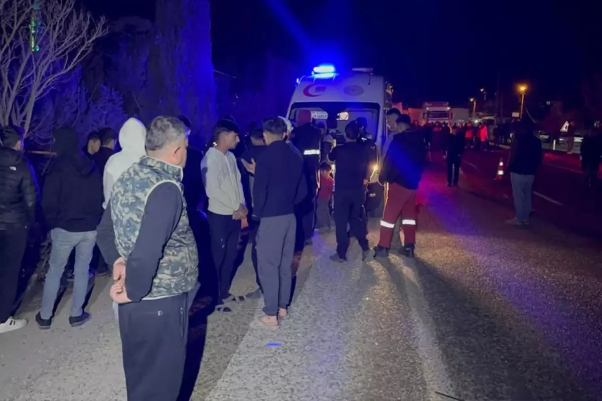 Adıyaman'da ölümlü kaza! Köylüler yolu trafiğe kapattı