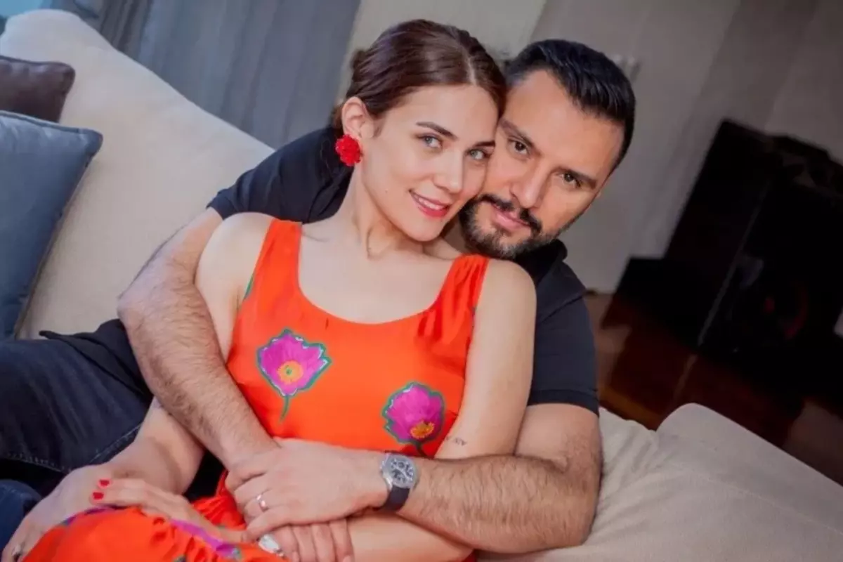Alişan, eşi Buse Varol ile Umre'ye gitti: Üçüncü kez görmek kısmet oldu