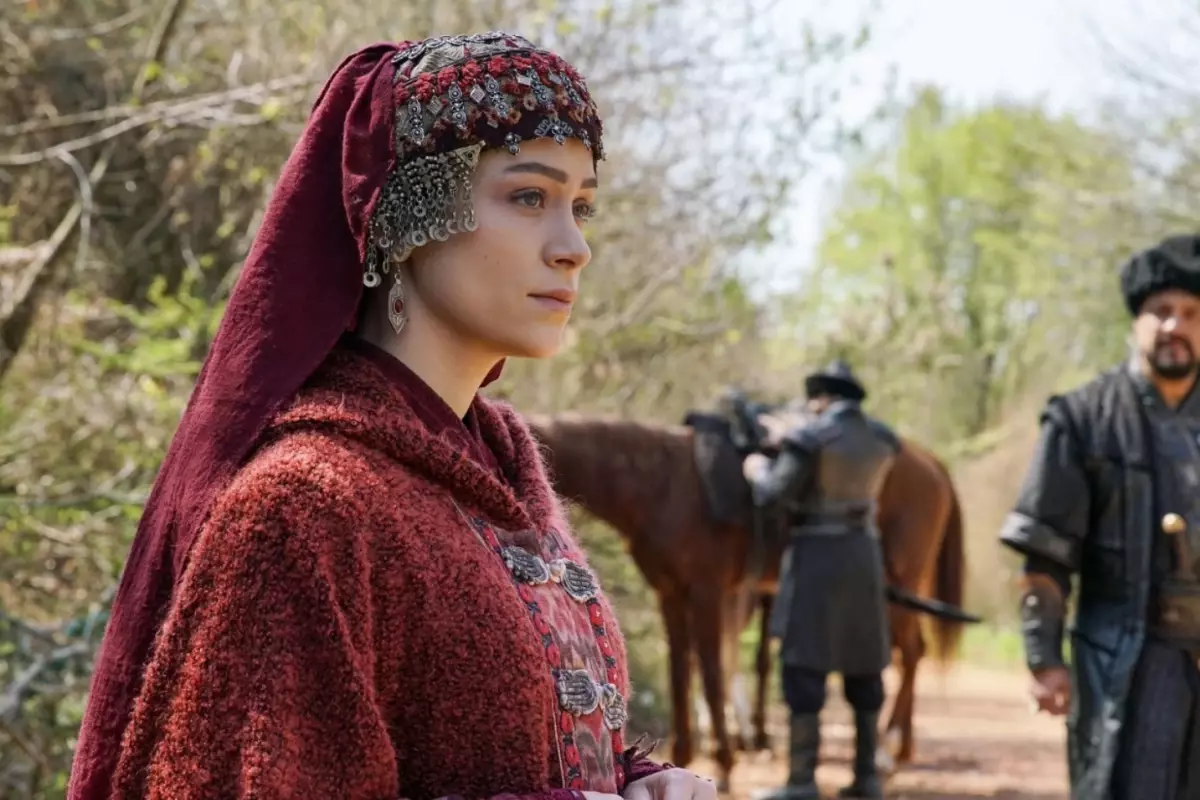 Anne olmak için gün sayan Buse Arslan'dan karnı burnunda pozlar