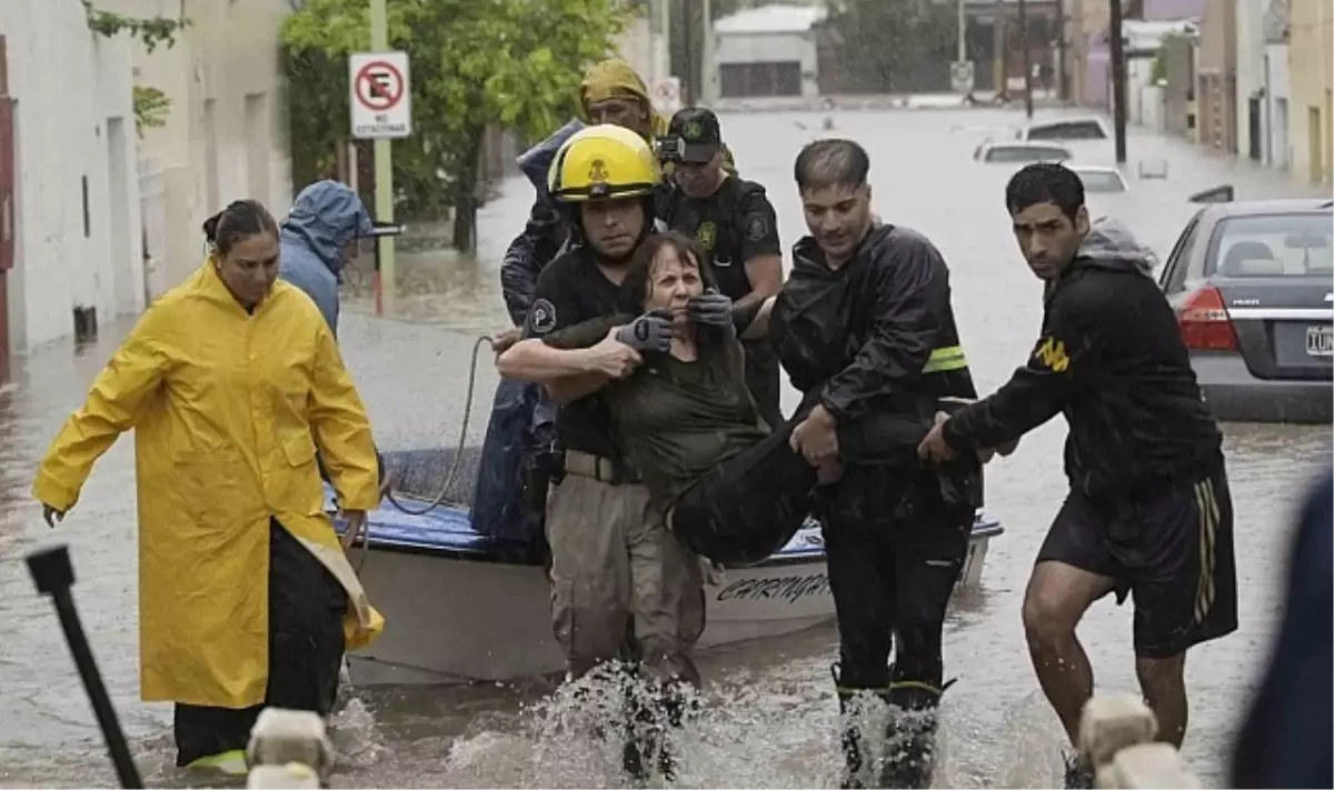 Arjantin'de sel felaketi: Can kaybı 13'e yükseldi