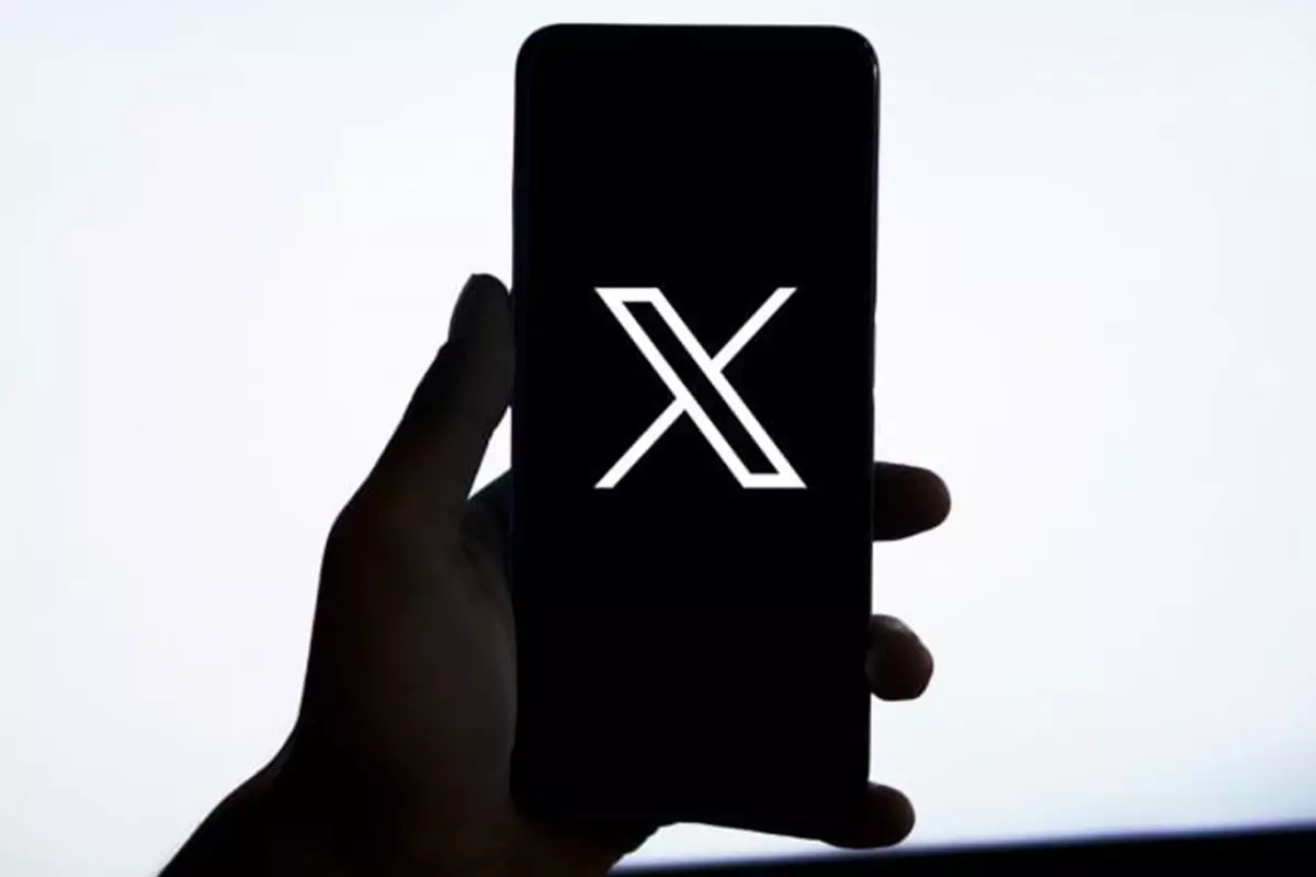 Bakan Sayan'dan X'deki küresel kesintiye ilişkin bilgilendirme