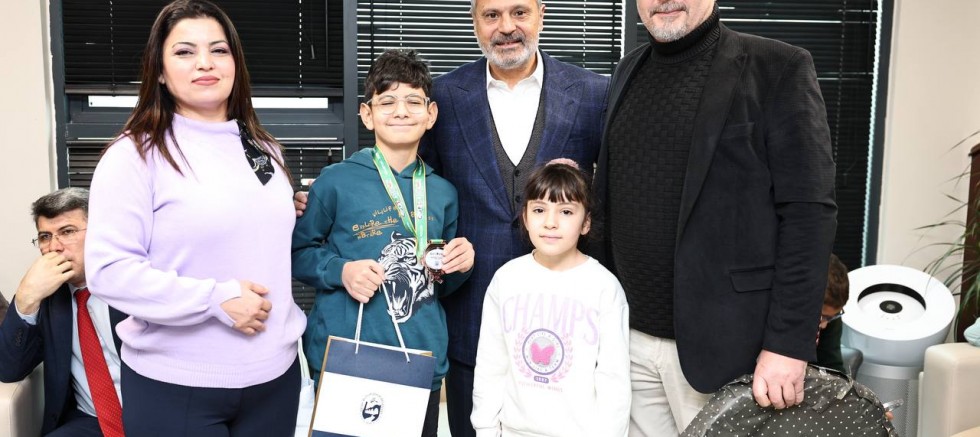 BAŞKAN ÖNTÜRK, ŞAMPİYONLARI AĞIRLADI