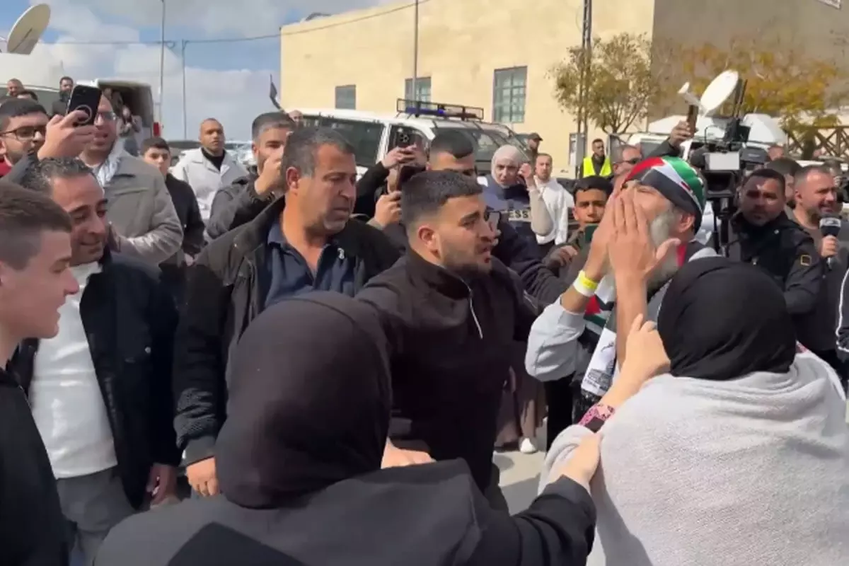 Batı Şeria'da aylar sonra kutlama! 183 Filistinli serbest bırakıldı