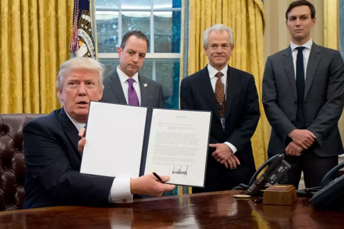 Beyaz Saray, Trump'ın imza attığı yönergeyi iptal etti