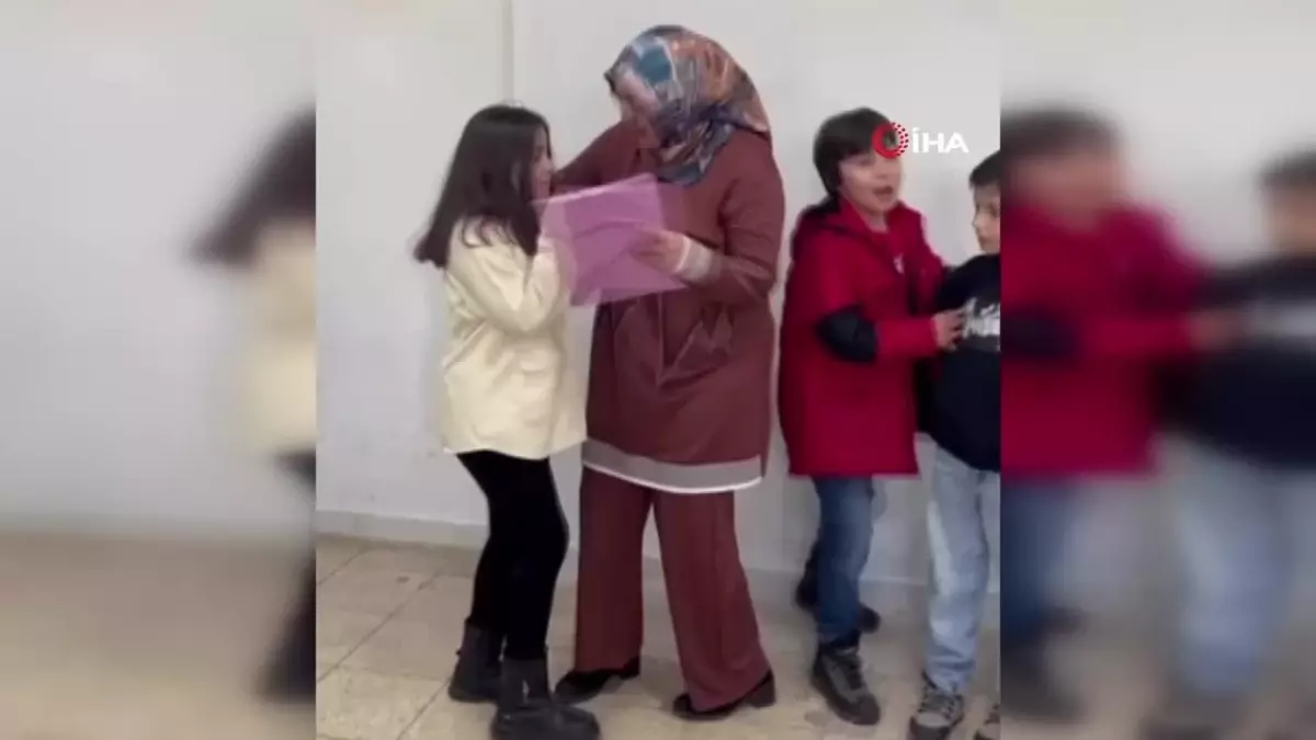 Depremzede Küçük Kızın Duygulu Vedasına Gözyaşları Eşlik Etti