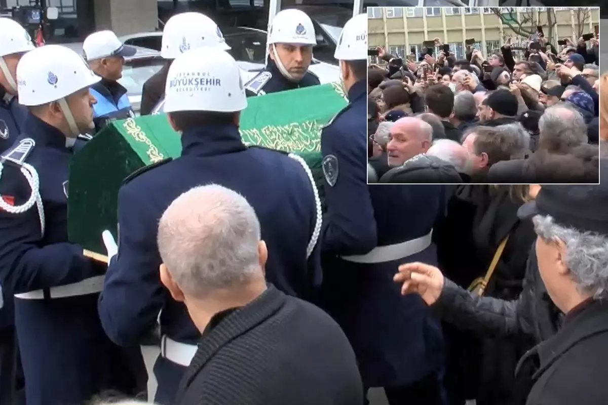 Edip Akbayram'ın cenazesinde skandal görüntüler