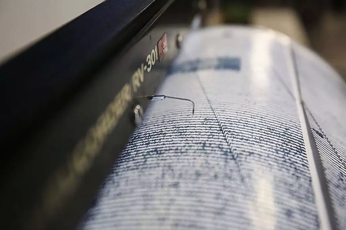 Ege'de depremlerin büyüklüğü giderek artıyor: Bölge 5.1 ile sallandı