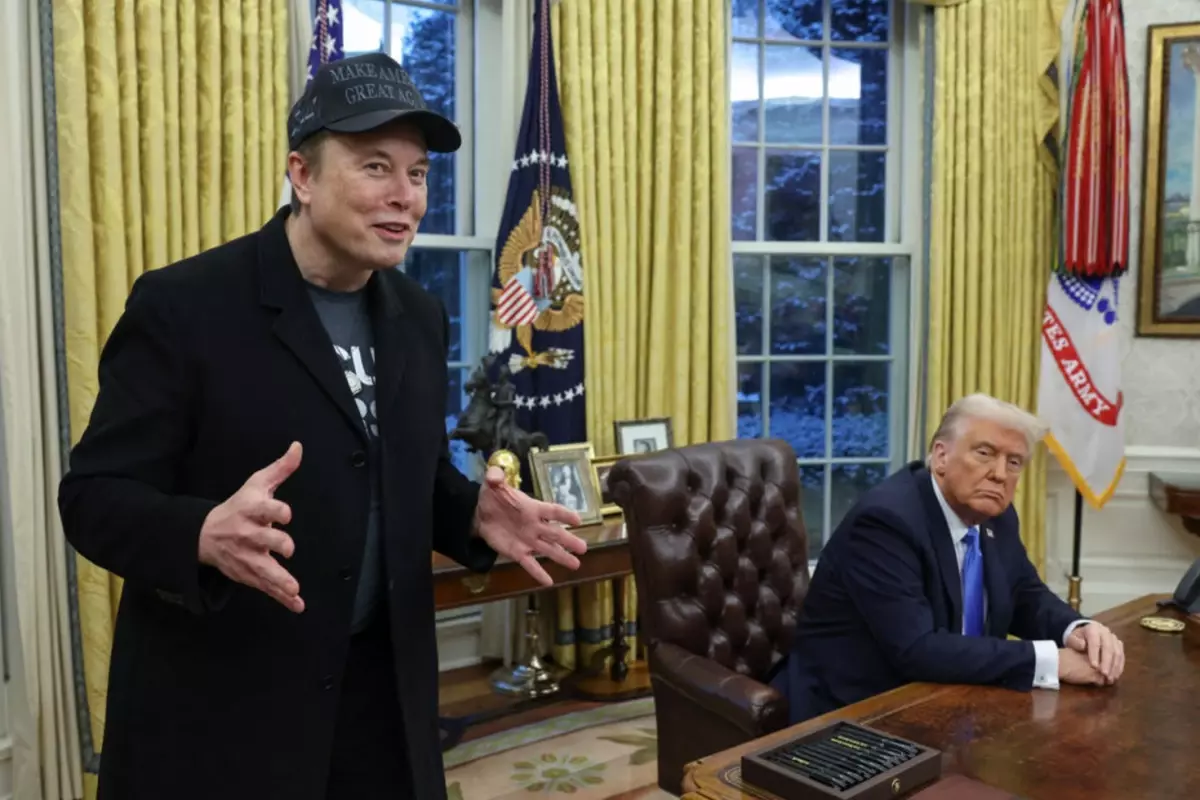 Elon Musk kabine toplantısında iki bakanla birden tartıştı, Trump araya girmek zorunda kaldı
