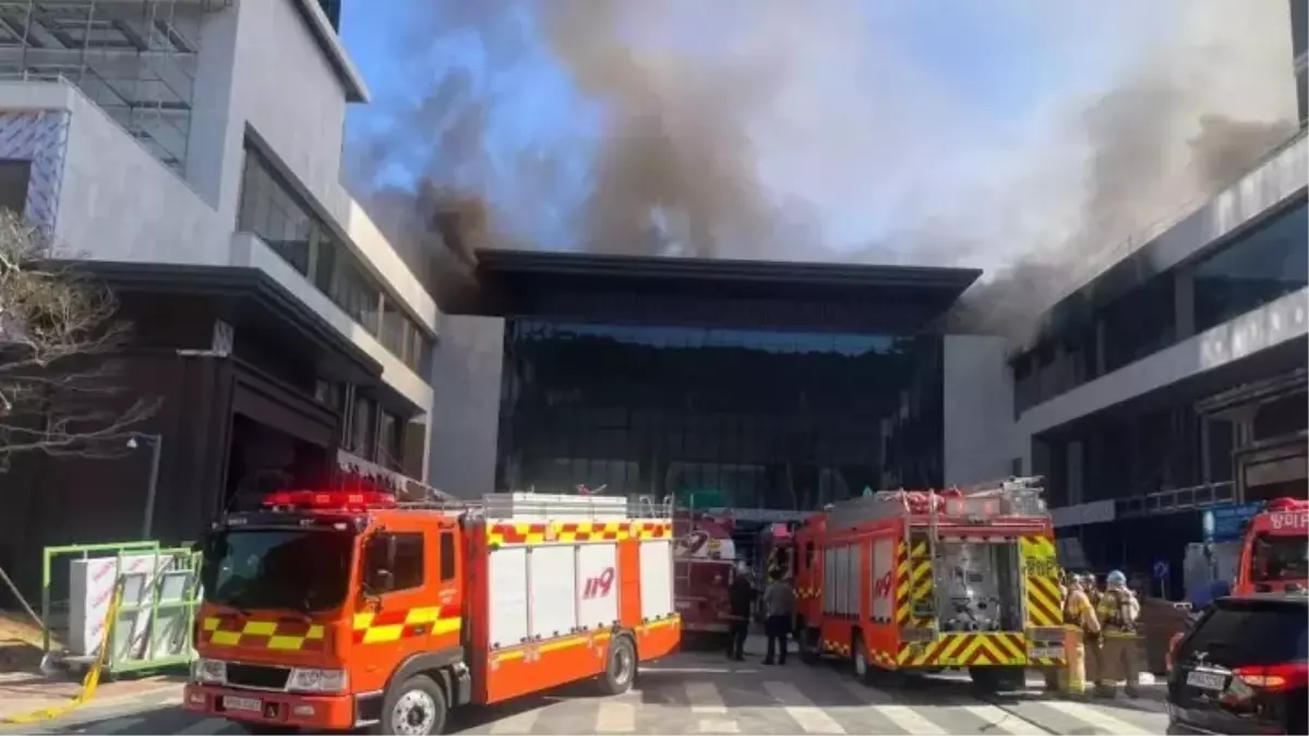 Güney Kore'de otel inşaatında çıkan yangında 6 işçi öldü