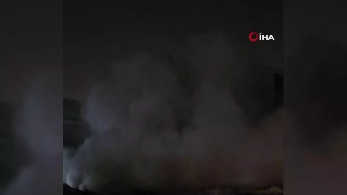 Hatay'da Eğitim ve Araştırma Hastanesi'nin Bloğu Yıkıldı