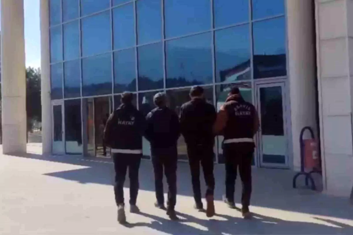 Hatay'da İletişim Kablolarını Çalan İki Şüpheli Tutuklandı