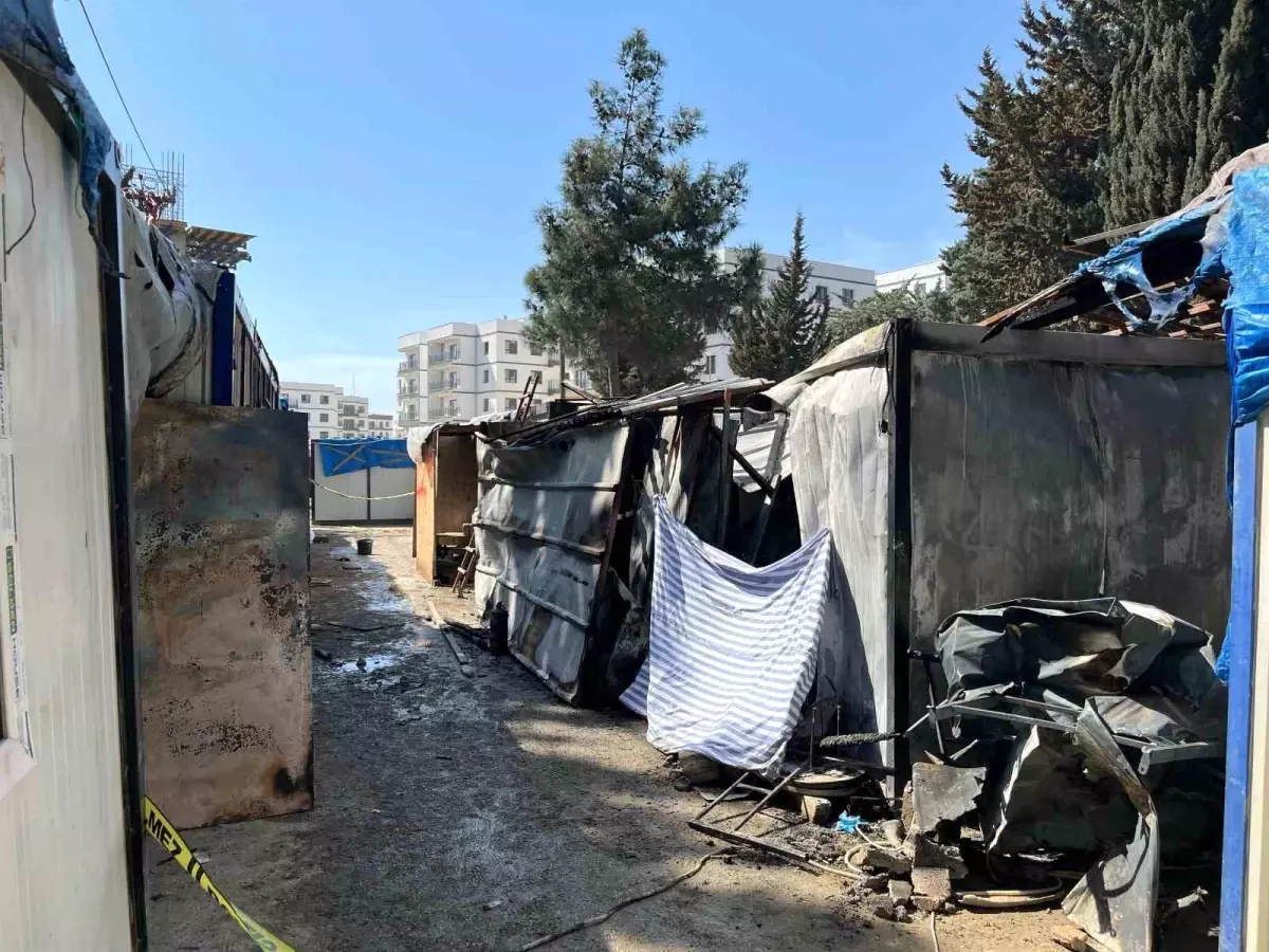 Hatay'da İnşaat Konteynerinde Yangın: 1 Ölü, 1 Yaralı