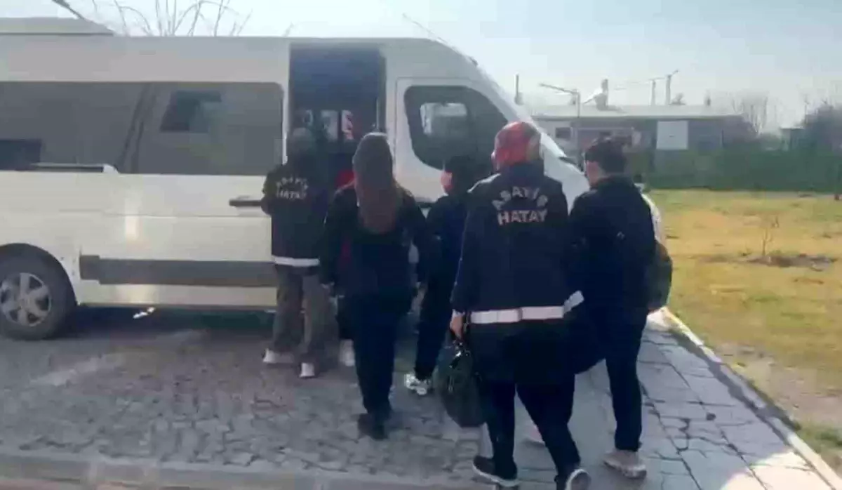 Hatay'da Kaçak Çalışan 3 Yabancı Kadın Gözaltına Alındı