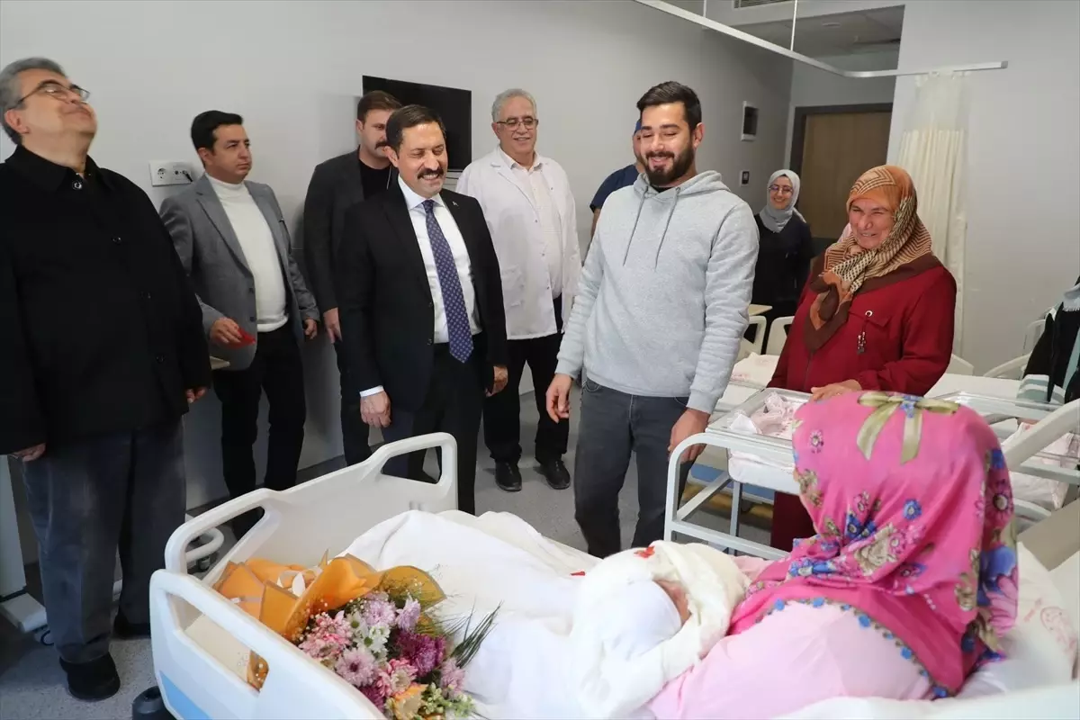 Hatay'da Yeni Yılın İlk Bebeği Ziyaret Edildi