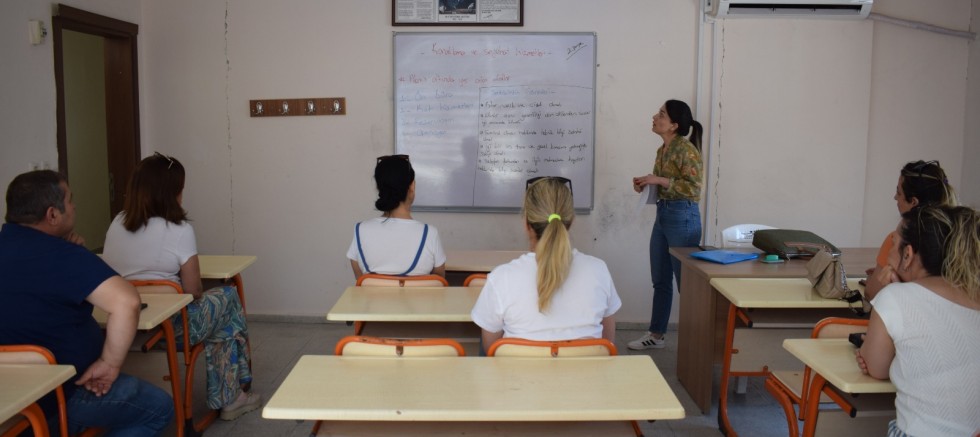HBB AKADEMİ HATAY KURSLARI MESLEK SAHİBİ YAPIYOR