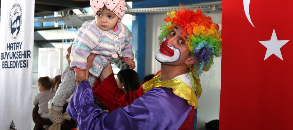 HBB’DEN İHTİYAÇ HARİTASI KONTEYNER KENTİ’NDE ÇOCUKLARA BAYRAM ETKİNLİĞİ