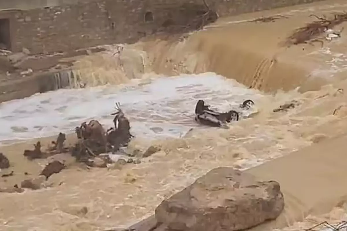 İspanya'da şiddetli yağışlar, sel felaketine döndü