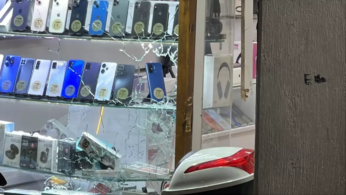Kahramanmaraş'ta telefon kılıfını beğenmeyen şahıs dükkana ateş açtı: 2 yaralı