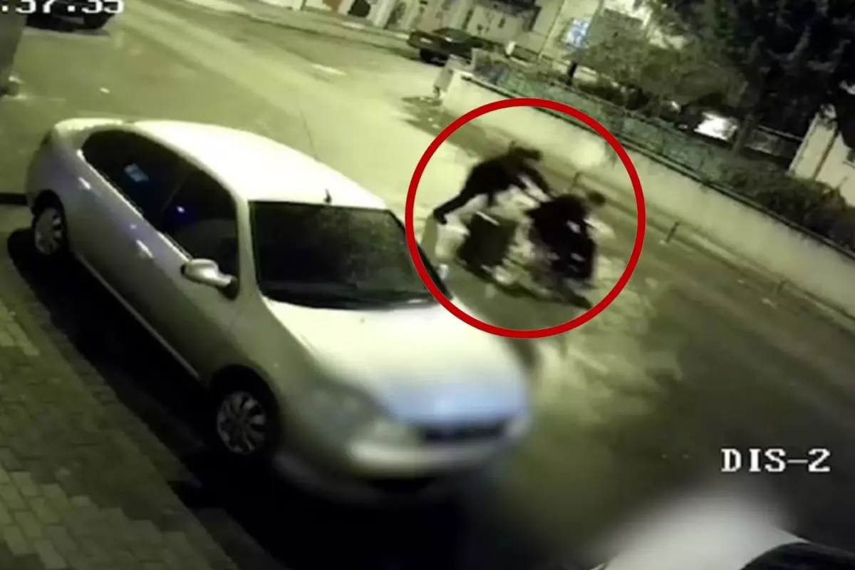 Kayseri'de tekerlekli sandalye hırsızlığı kamerada