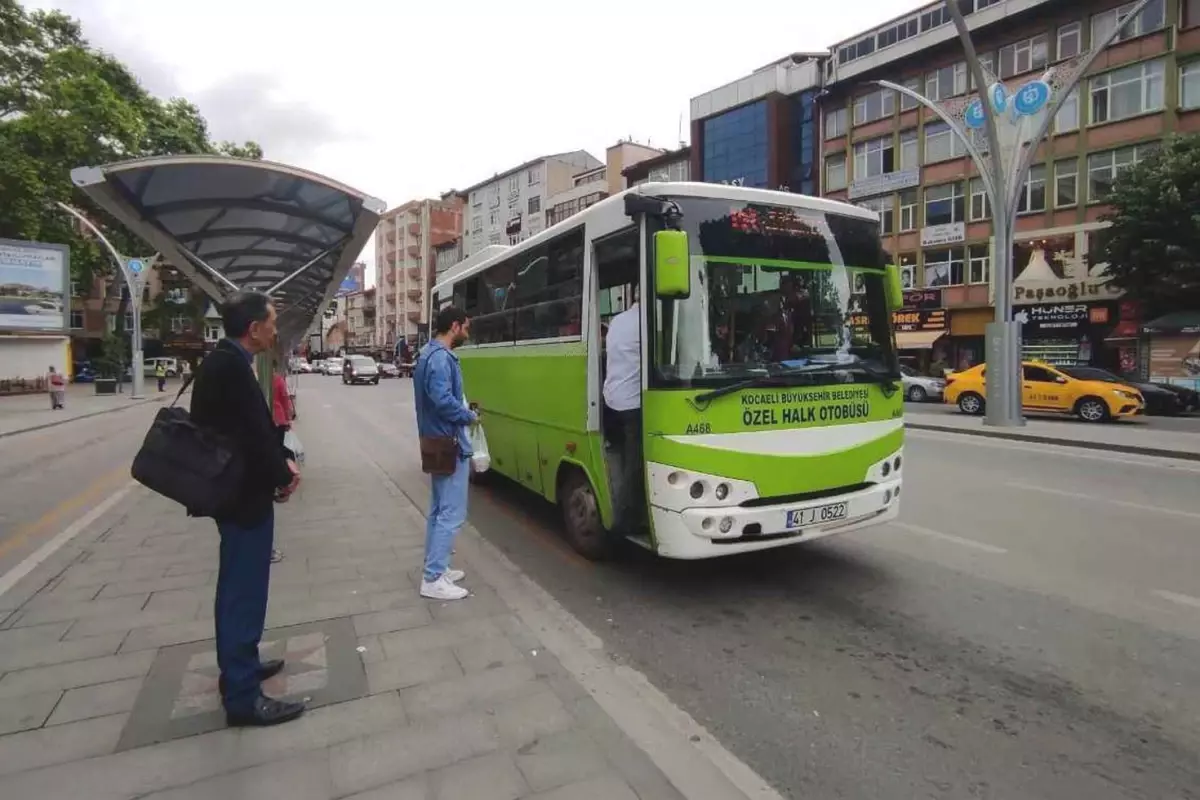 Kocaeli'de şehir içi ulaşım ücretlerine yapılan yüzde 35'lik zam tepki topluyor