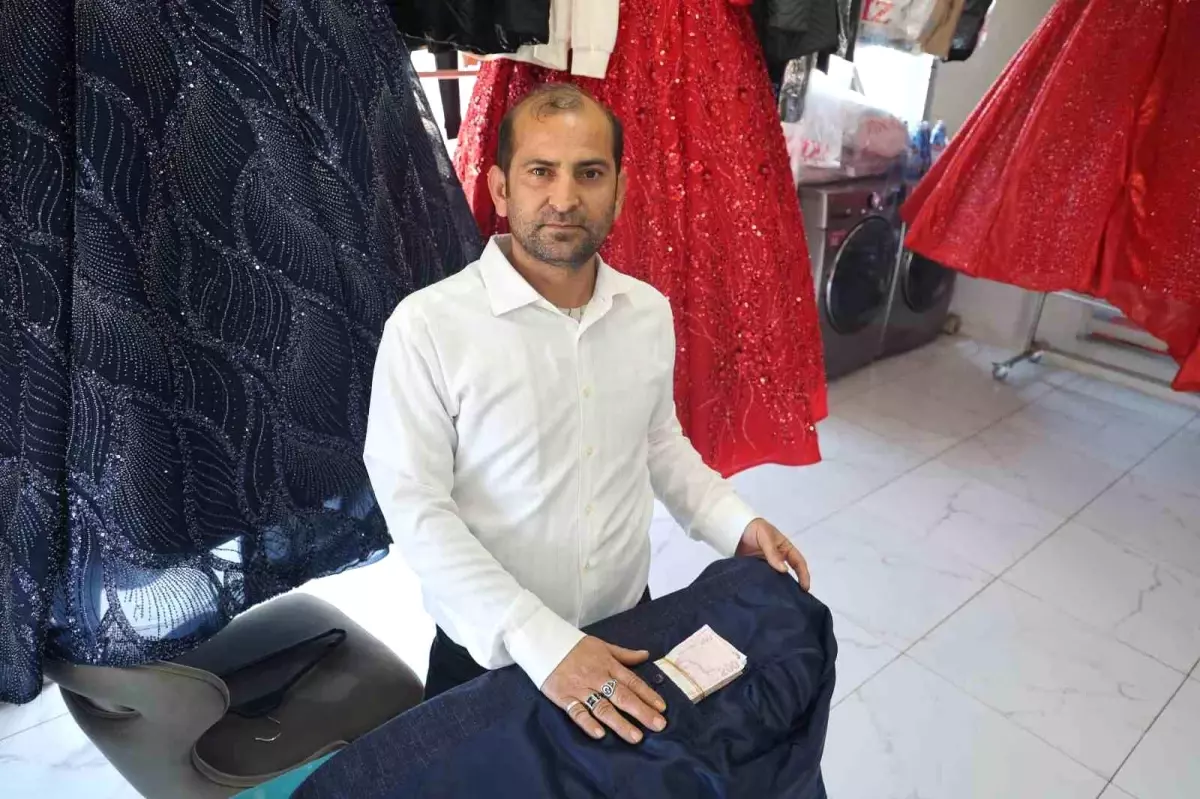 Kuru Temizlemeci Harçlık Pahasındaki Parayı Sahiplerine İade Etti