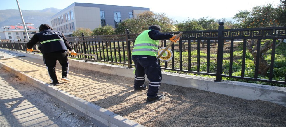 HBB, İSKENDERUN’DA KALDIRIM ÇALIŞMALARINI SÜRDÜRÜYOR