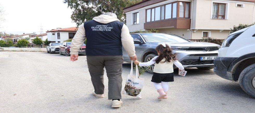 MİNİKLER, HBB İLE OKULLARINI AĞAÇLANDIRIYOR