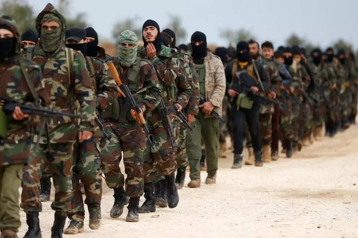 Suriye'de 300 bin kişilik yeni ordu için ilk adım atıldı