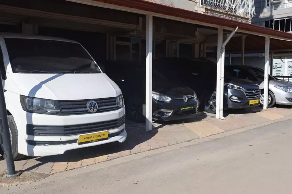 Suriyeliler araç piyasasını düşürdü! 100 bin TL daha ucuza satıyorlar