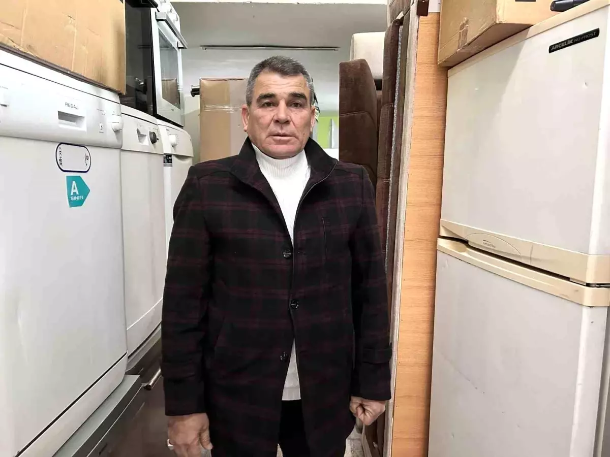 Suriyeliler Hatay'da Eşyalarını Satıp Ülkelerine Dönüyor