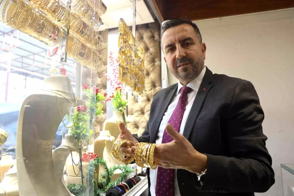 Suriyeliler Ülkelerine Dönüşte Ziynet Eşyalarını Bozduruyor