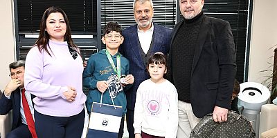 BAŞKAN ÖNTÜRK, ŞAMPİYONLARI AĞIRLADI