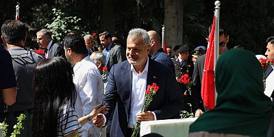 BAŞKAN ÖNTÜRK’TEN ŞEHİTLİKLERE ZİYARET 