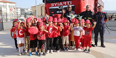 BÜYÜKŞEHİR İTFAİYESİNDEN ÇOCUKLARA YANGIN EĞİTİMİ