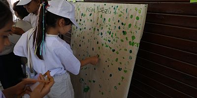 ÇOCUKLAR ATIKLARDAN RESİM YAPTI