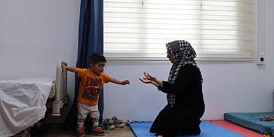 EREN BEBEK, AYAĞA KALKTI