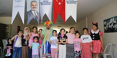 HATAY’DA ÇOCUKLAR YAZI DOLU DOLU GEÇİRDİ