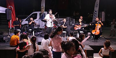 HBB MÜZİK GRUBU, ARSUZ KENT MEYDANI’NDA KONSER VERDİ