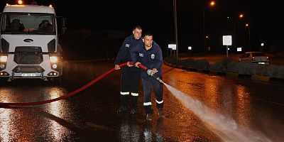 HBB’NİN TEMİZLİK ÇALIŞMALARI GECE VE GÜNDÜZ SÜRÜYOR