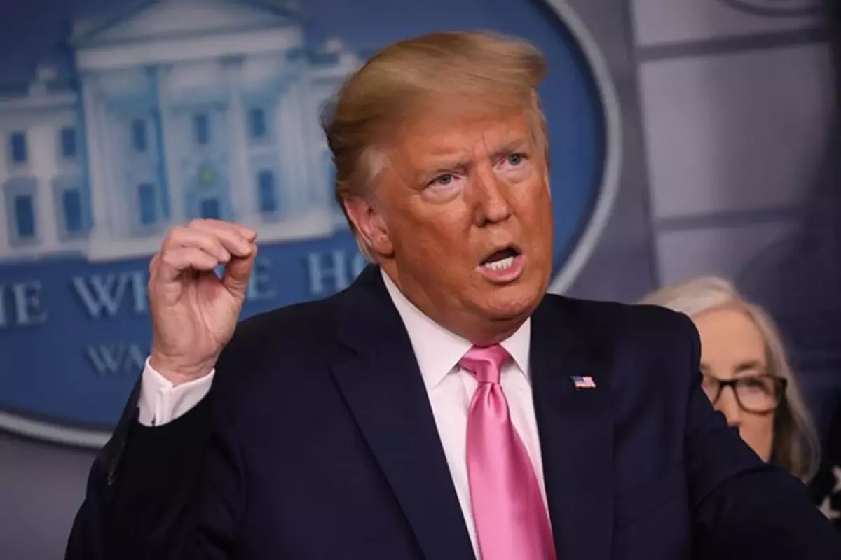 Trump'tan sürpriz karar! ABD tarihine geçen ismi görevden aldı