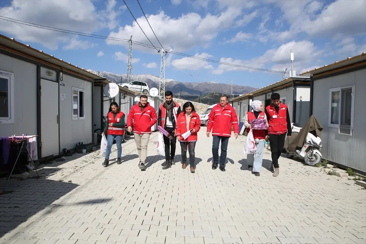 Türk Kızılay'dan Depremzede Çocuklara Sevgililer Günü Hediyesi