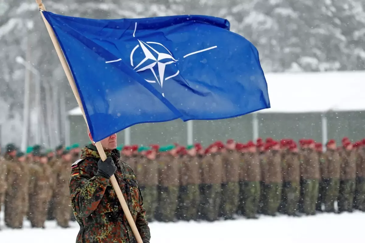 Ukrayna'nın ardından Kosova da NATO'nun kapısını çaldı