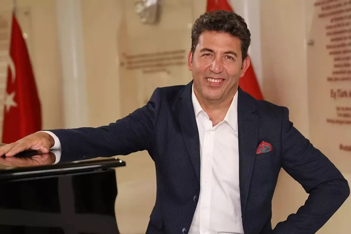 Ünlü oyuncu Emre Kınay, Londra'da emlakçı oldu