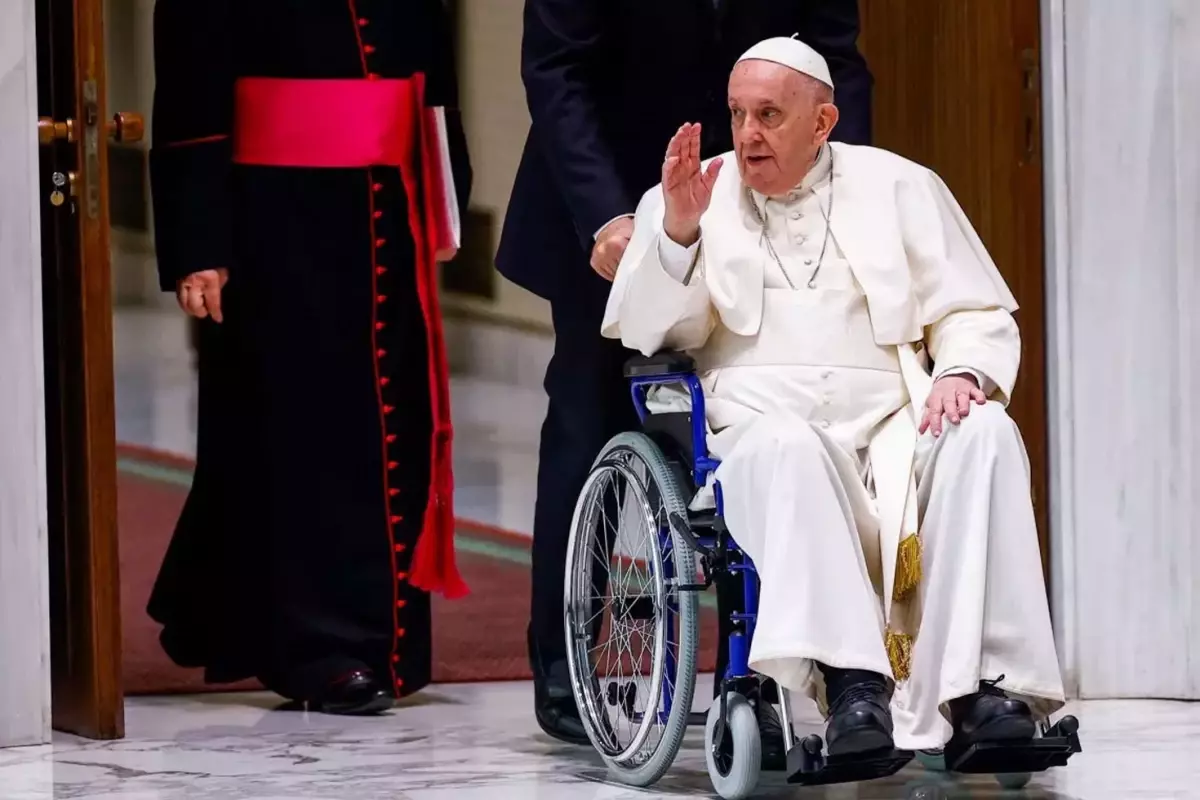 Vatikan, Papa Franciscus'ta zatürre geliştiğini açıkladı
