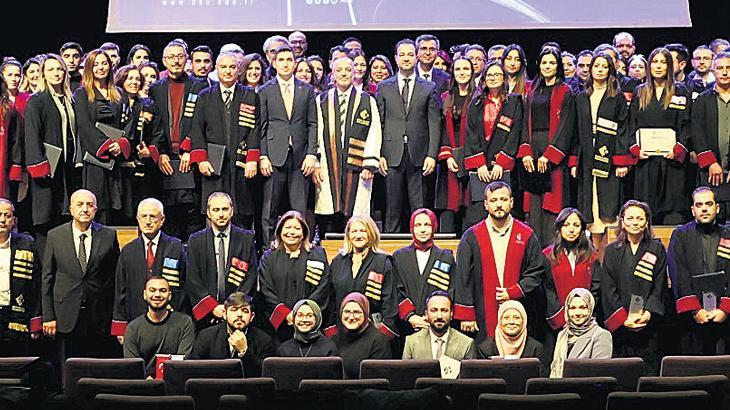 Yüksek performanslı akademisyenlere ödül