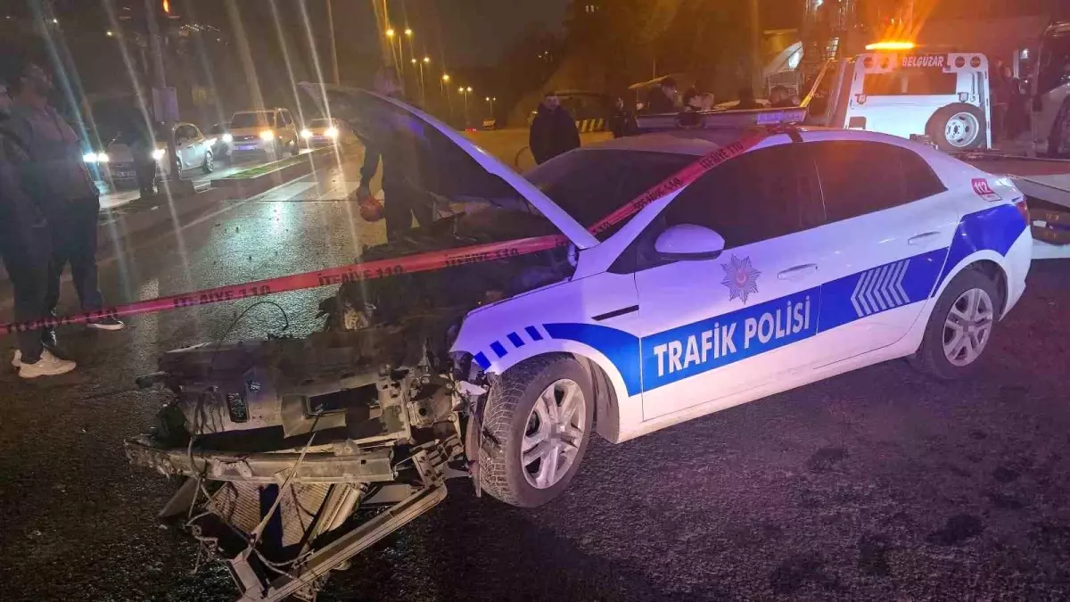 Zonguldak'ta Polis Aracının Karıştığı Kazada 4 Kişi Yaralandı